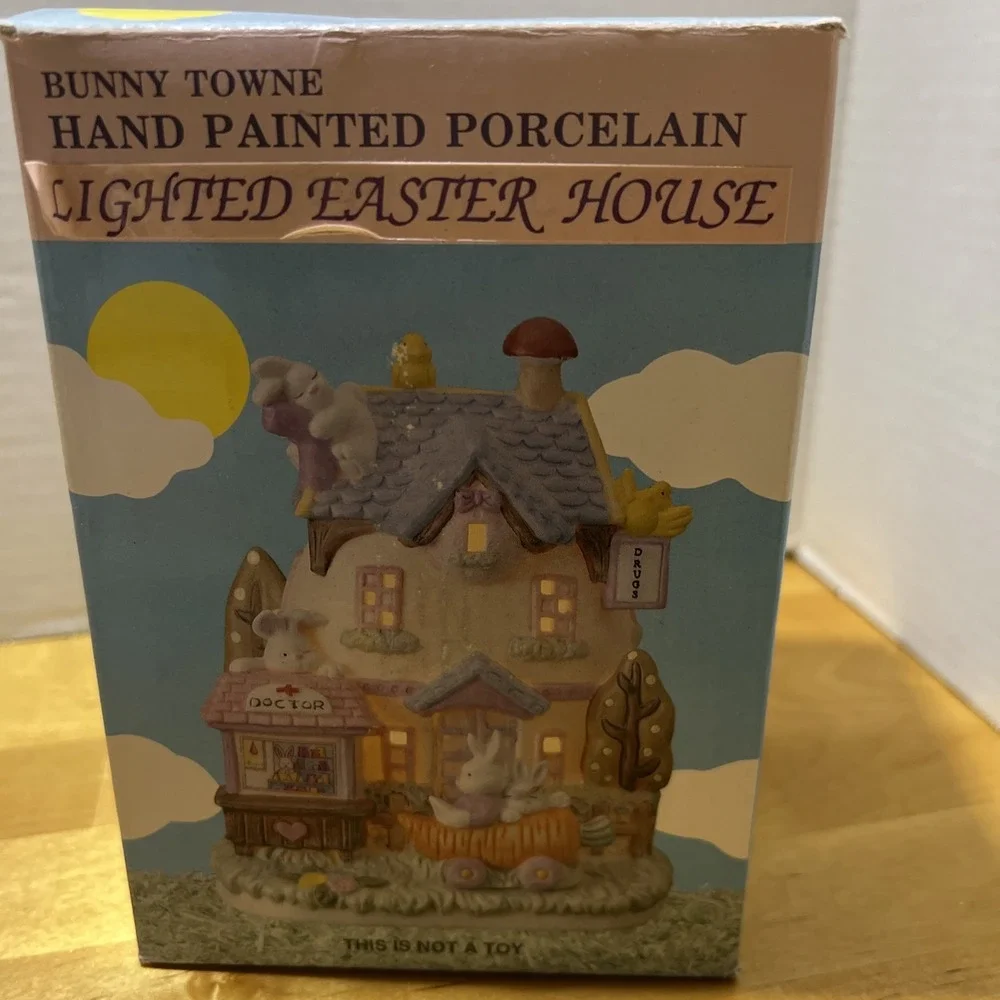 Vintage Bunny Towne Pair Hand Painted Porcelain Easter Houses Light Up